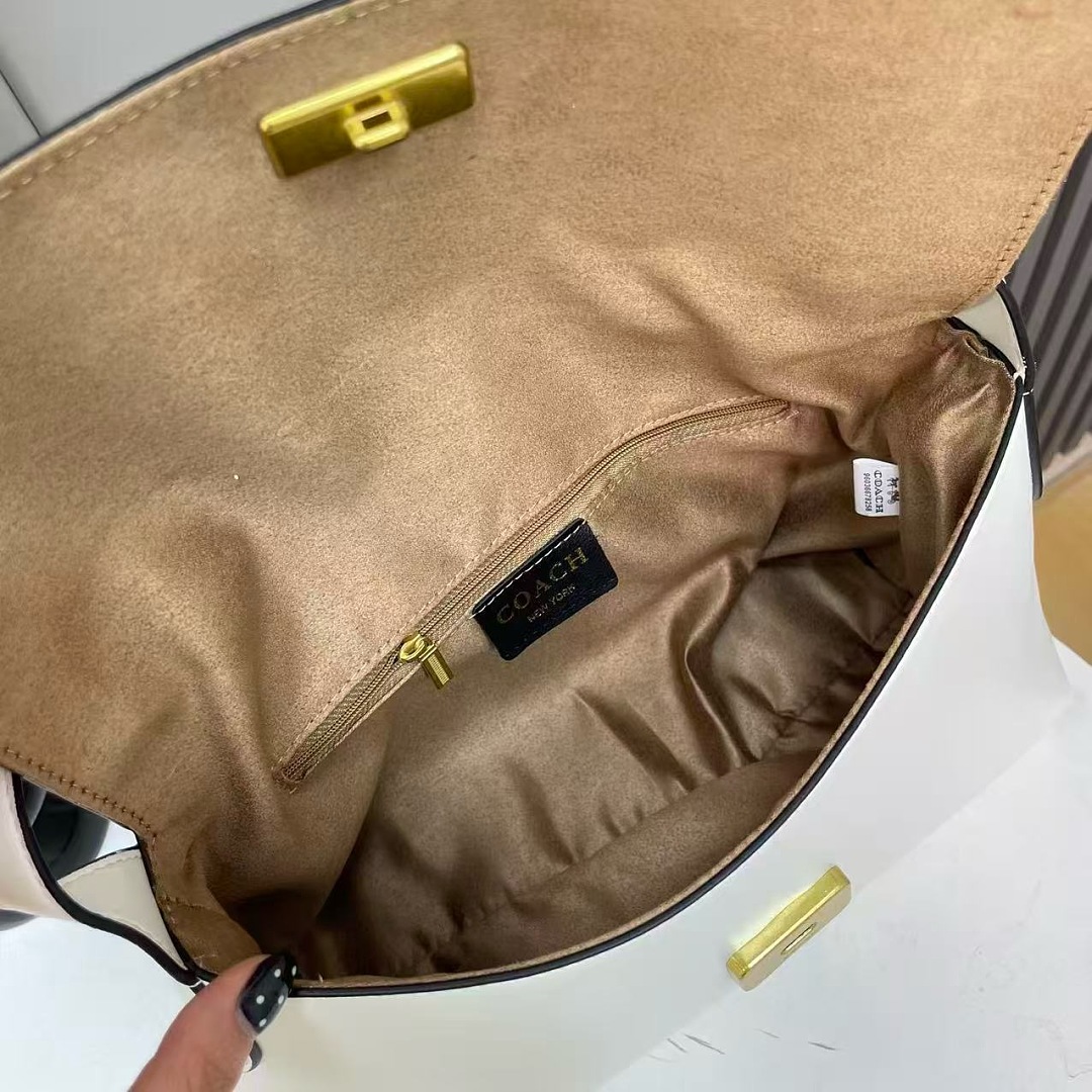 Coach Chelsea Shoulder Bag 30 · EC6656 — תמונה 9