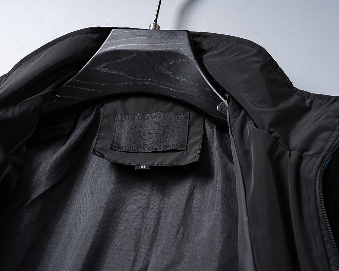 Prada Re-Nylon Jacket · PP30411 — תמונה 11