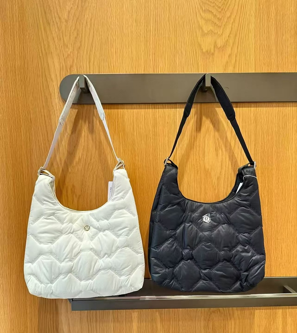 Lululemon Quilty Pleasures Shoulder Bag Mini · DL9339 — תמונה 16