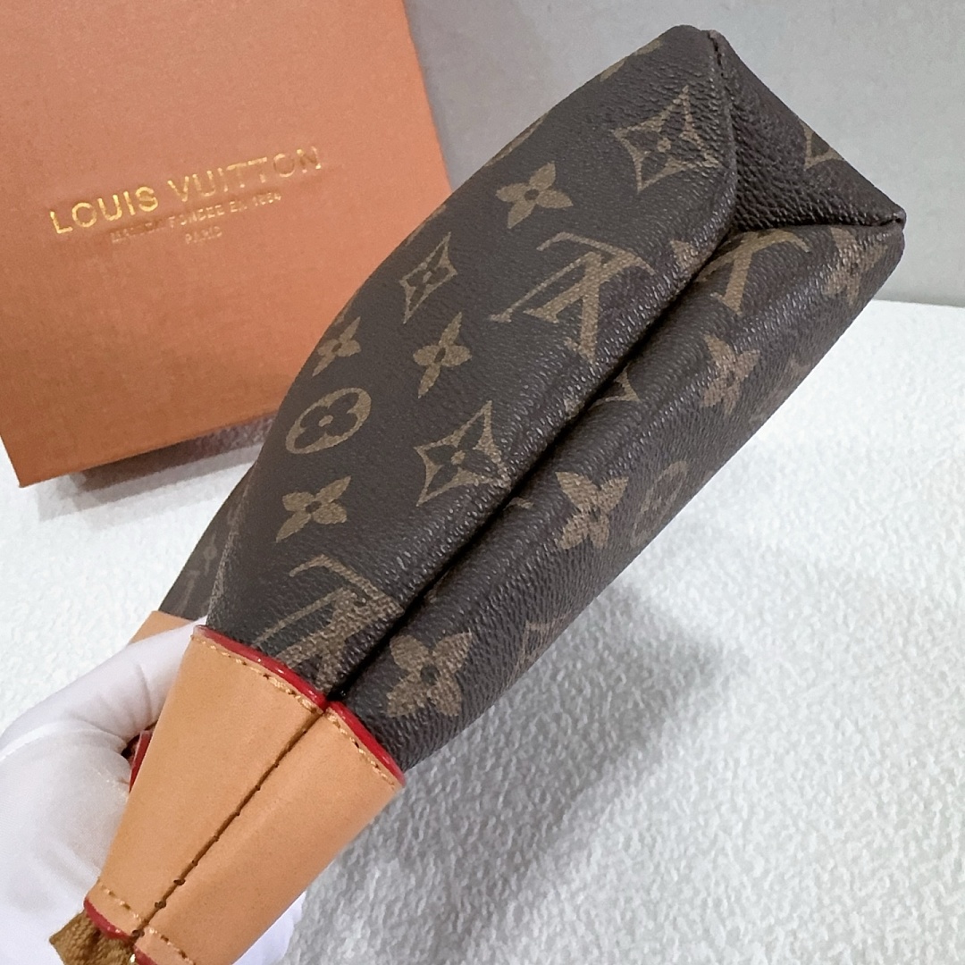 Louis Vuitton Pochette Voyage Souple · EL8860 — תמונה 10