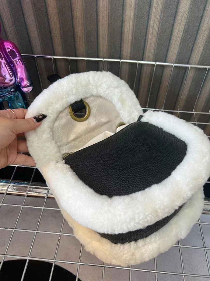 UGG Heritage Crossbody · WU29833 — תמונה 28