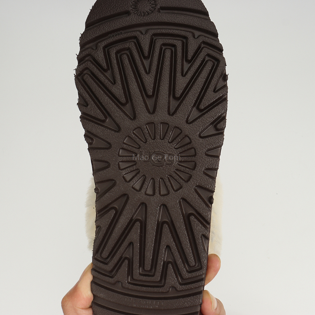 Louis Vuitton Cortina Closed Mule · UU19703 — תמונה 8