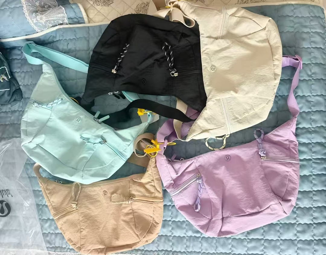 Lululemon Slouchy Sling Bag · DL92081 — תמונה 5