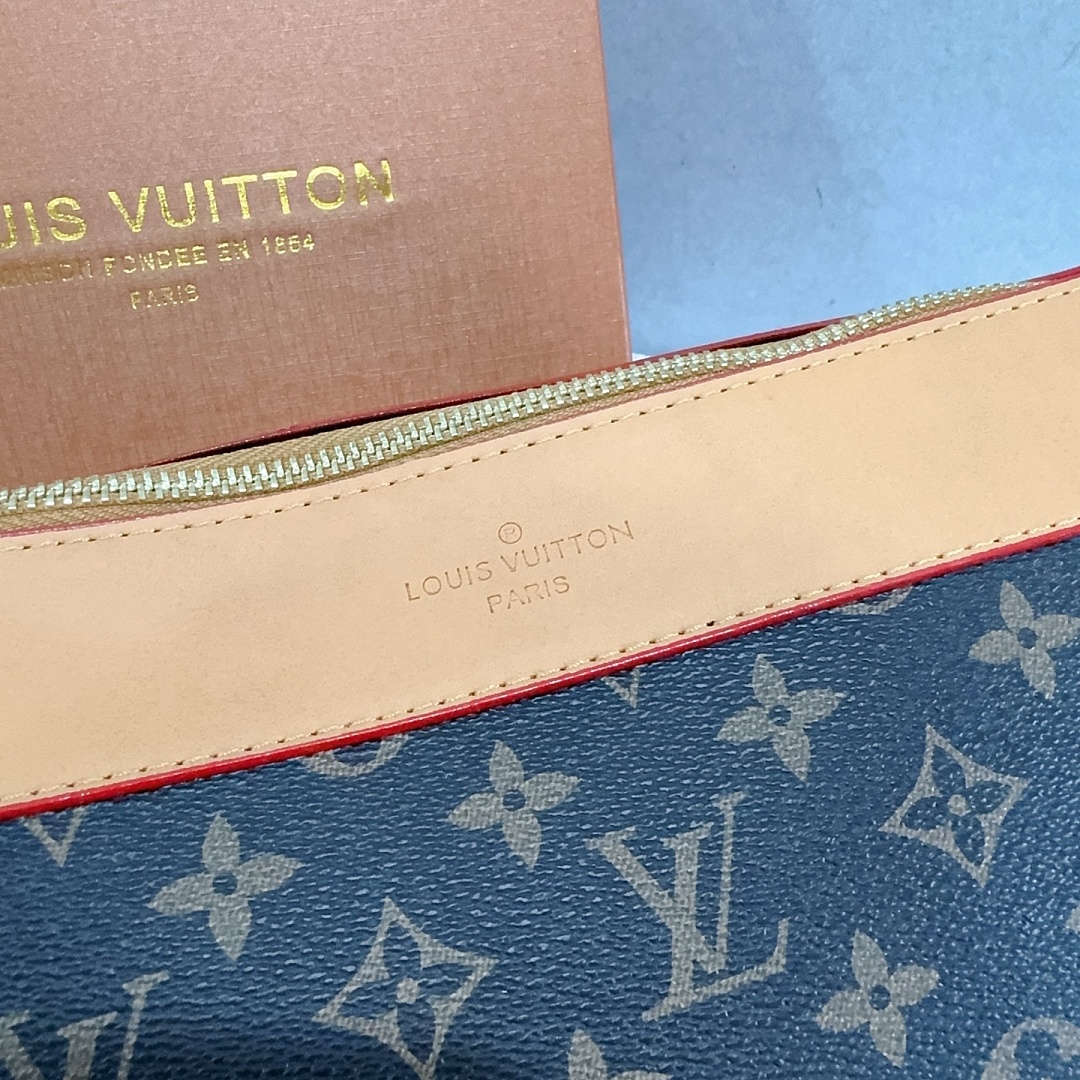 Louis Vuitton Pochette Voyage Souple · EL8860 — תמונה 9