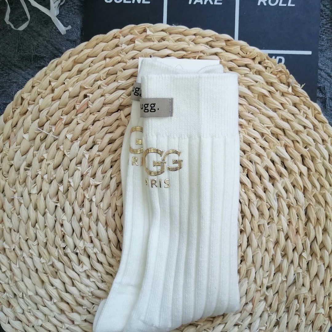 UGG Rib Knit Slouchy Crew Socks · WU32599 — תמונה 17