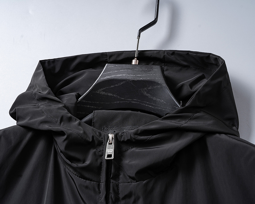 Prada Re-Nylon Hooded Jacket · PD25072 — תמונה 14