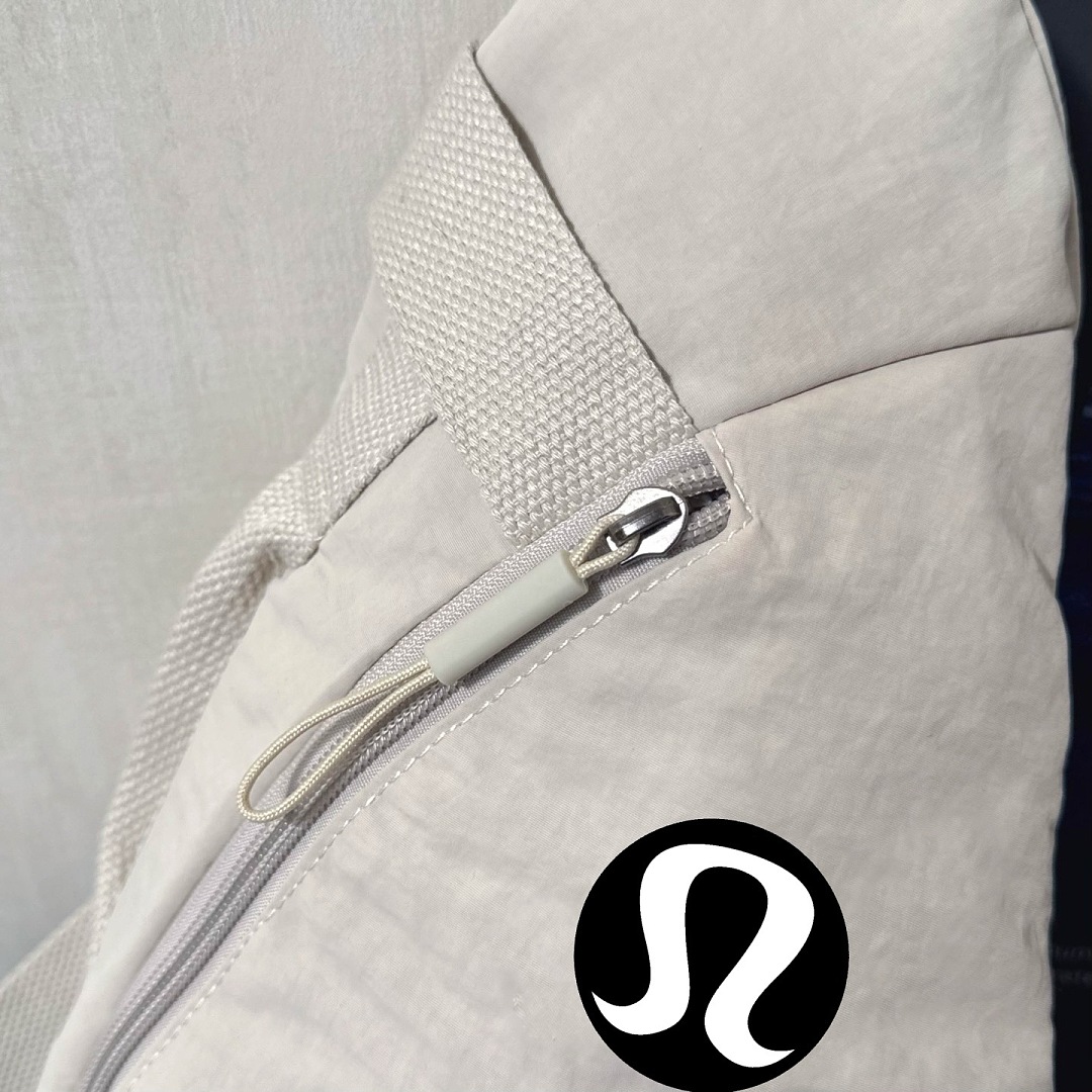 Lululemon Large Slouchy Sling Bag · WL28241 — תמונה 12