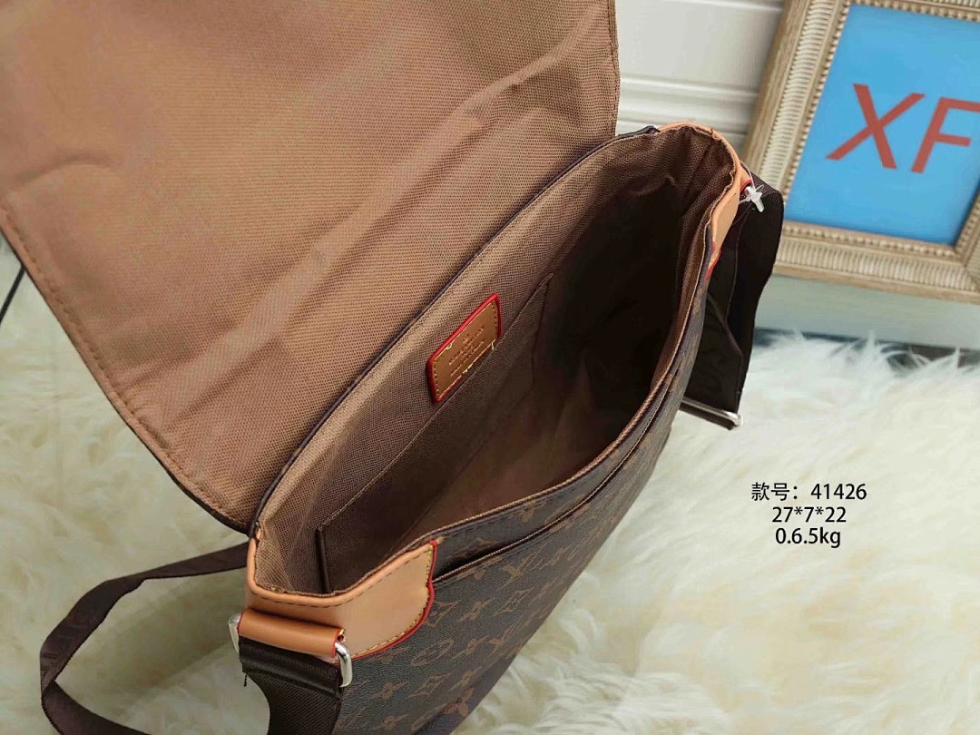 Louis Vuitton District PM · XL41426 — תמונה 7