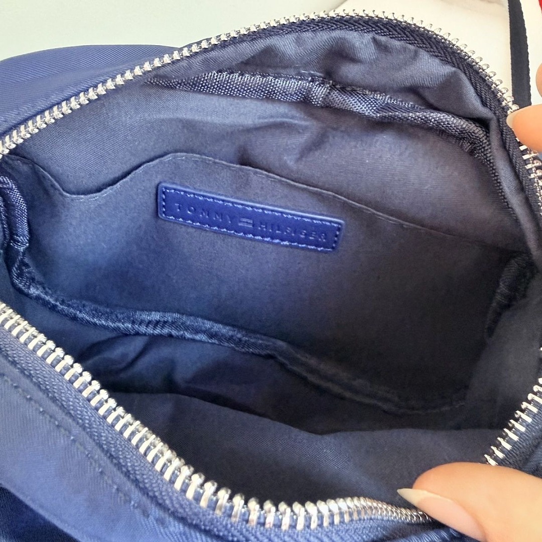 Tommy Hilfiger Logo Tape Strap Camera Bag · WT17693 — תמונה 3