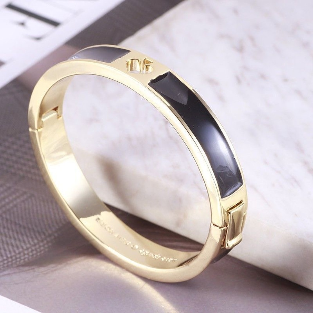 Kate Spade Hole Punch Spade Hinge Bangle · WK27409 — תמונה 12