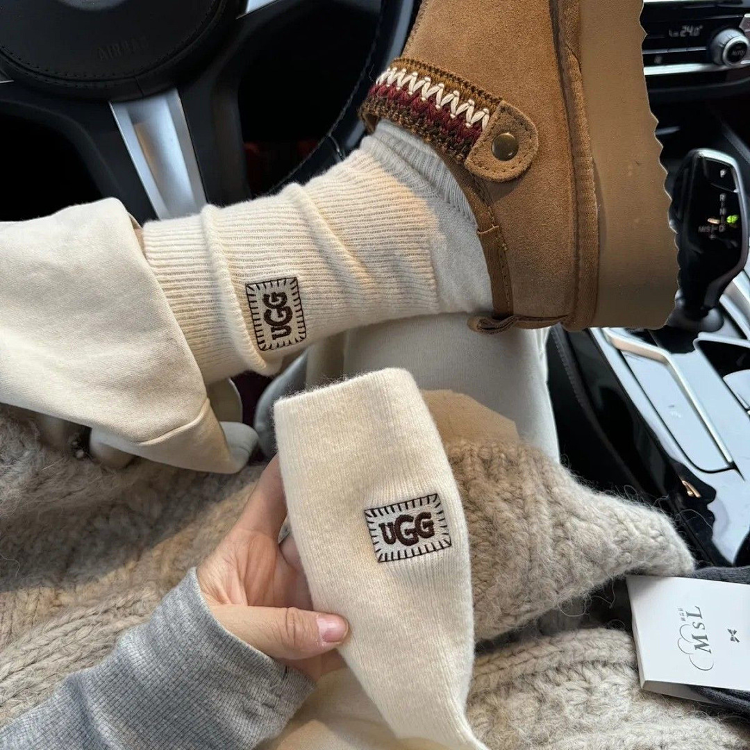UGG Trey Rib Knit Crew Socks · WU35961 — תמונה 4