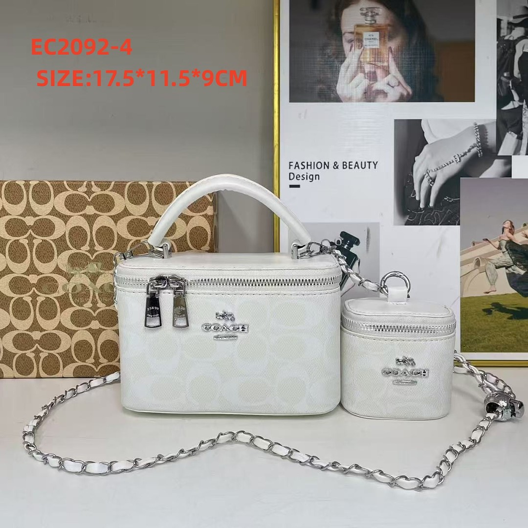 Coach Cosmetic Case In Signature Canvas · EC2092 — תמונה 4
