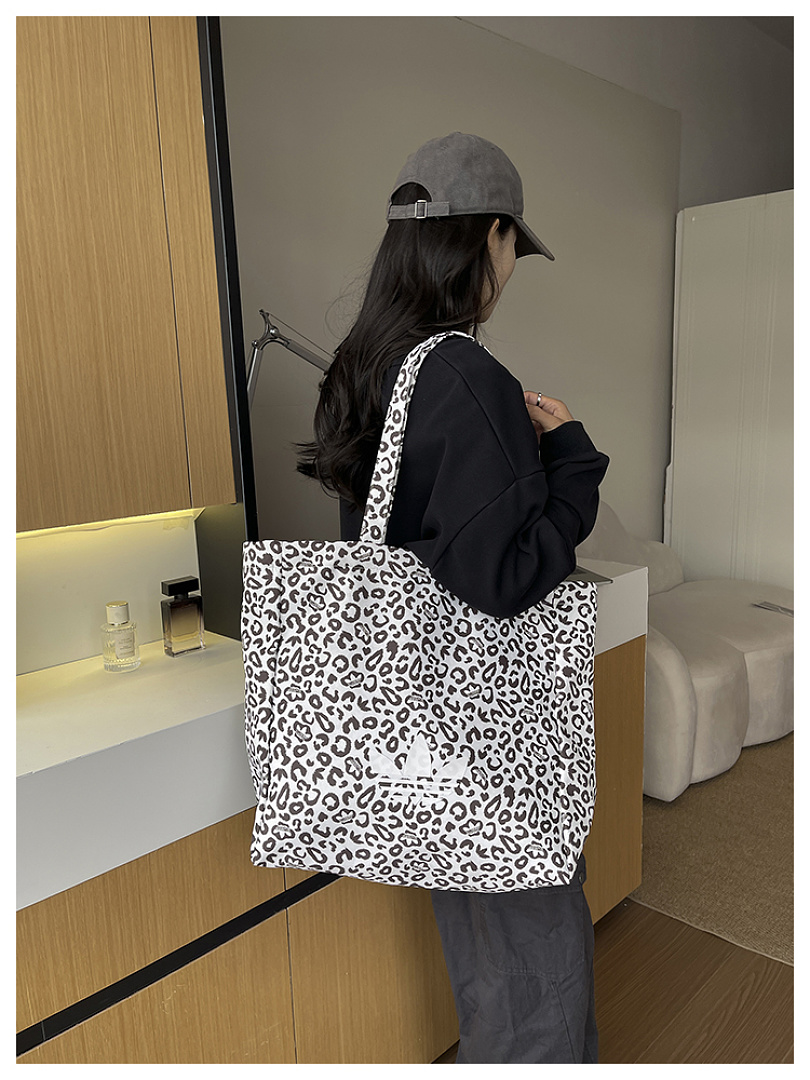 Adidas Leopard Tote · EA1203 — תמונה 37