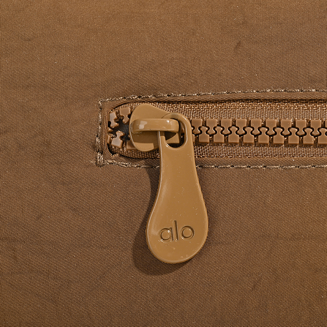 Alo Yoga Explorer Fanny Pack · WA12130 — תמונה 18