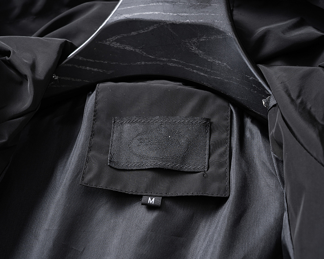 Prada Re-Nylon Hooded Jacket · PD25072 — תמונה 15
