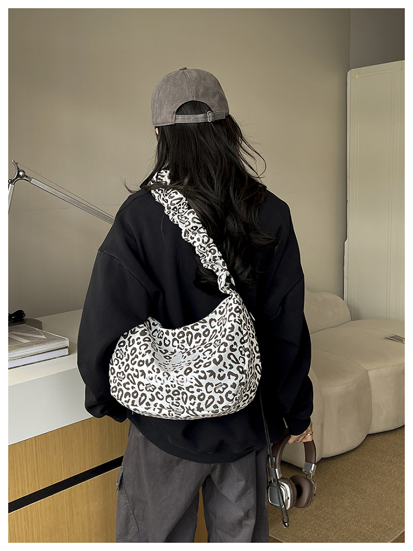 Adidas Leopard Small Shoulder Bag · EA1820 — תמונה 30