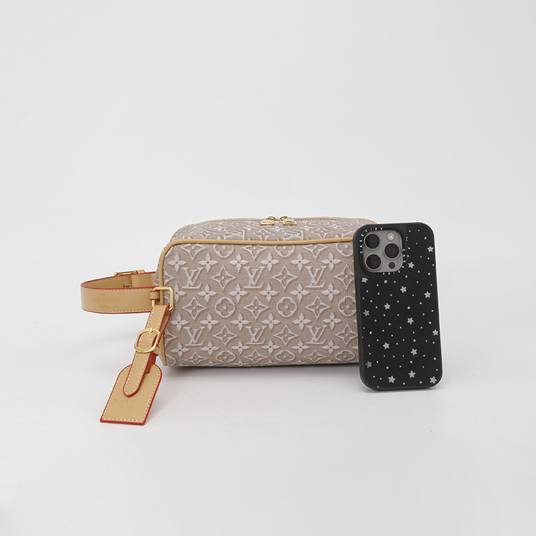 Louis Vuitton Pochette Cosmétique PM · EL6668 — תמונה 36