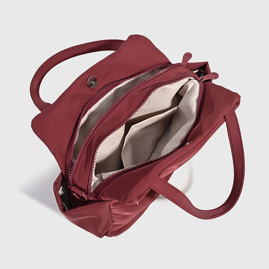 Alo Yoga Studio Utility Carryall Tote · WA10635 — תמונה 10