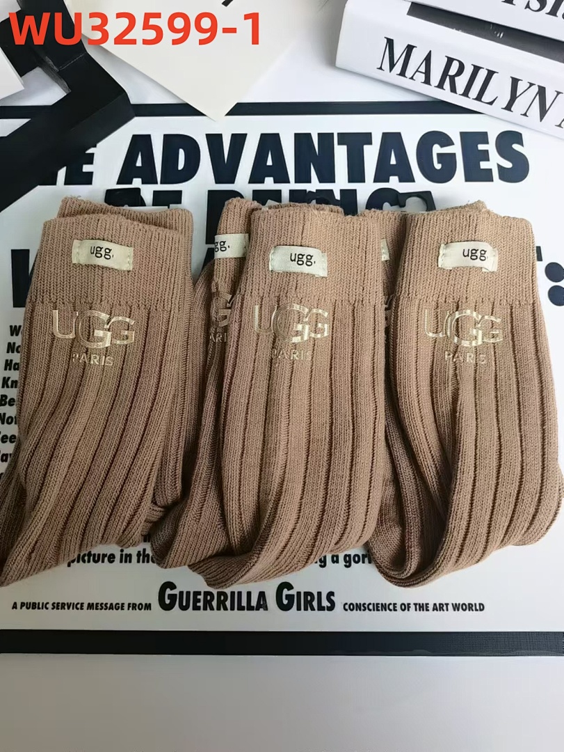 UGG Rib Knit Slouchy Crew Socks · WU32599 — תמונה 5