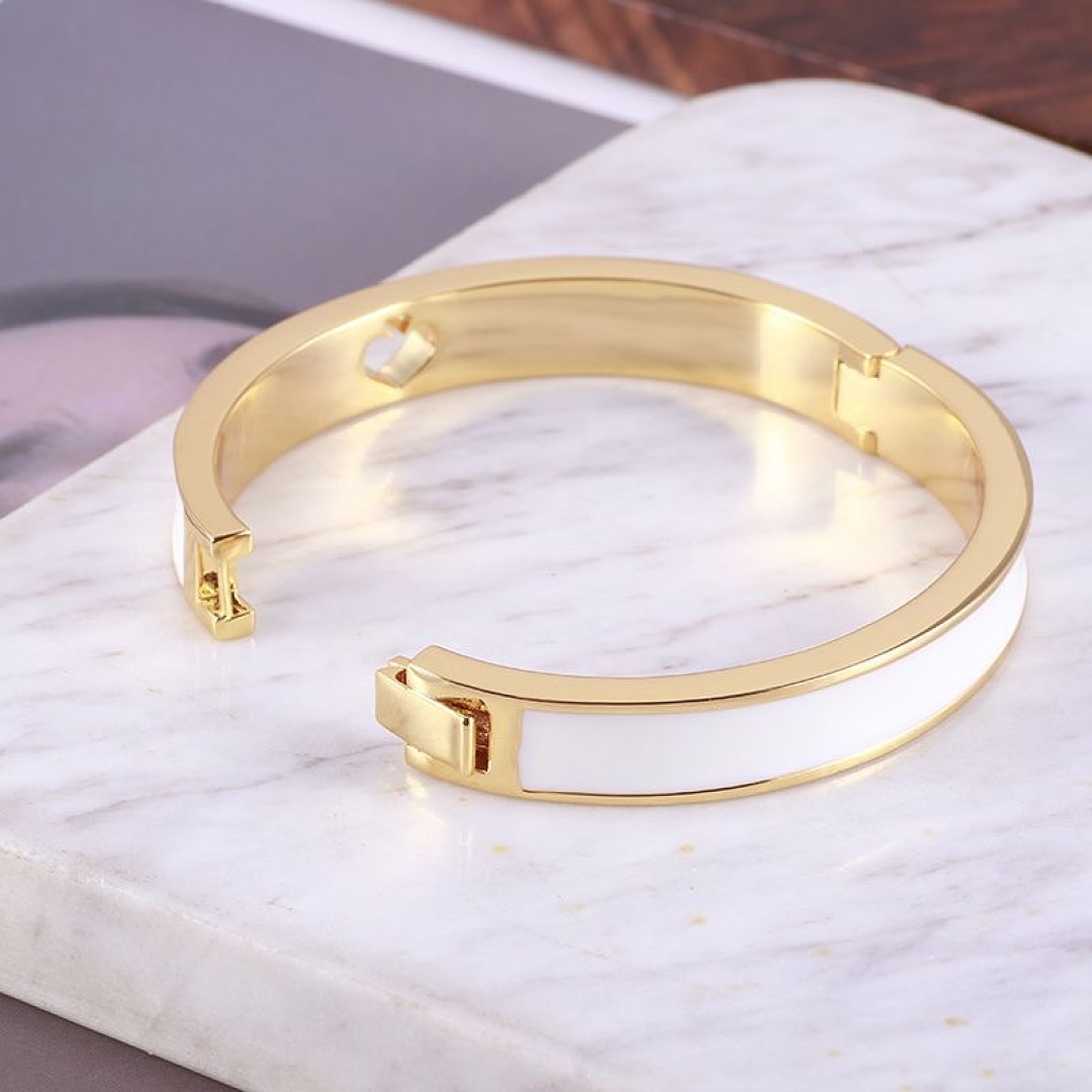 Kate Spade Hole Punch Spade Hinge Bangle · WK27409 — תמונה 5