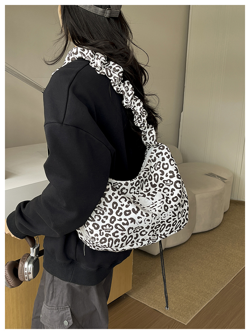 Adidas Leopard Small Shoulder Bag · EA1820 — תמונה 31