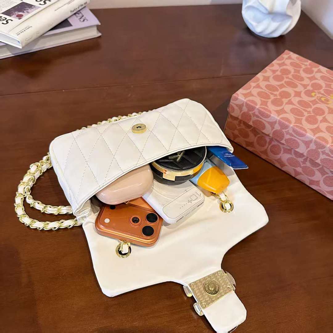 Coach Tabby Shoulder Bag 26 With · EC11037 — תמונה 12