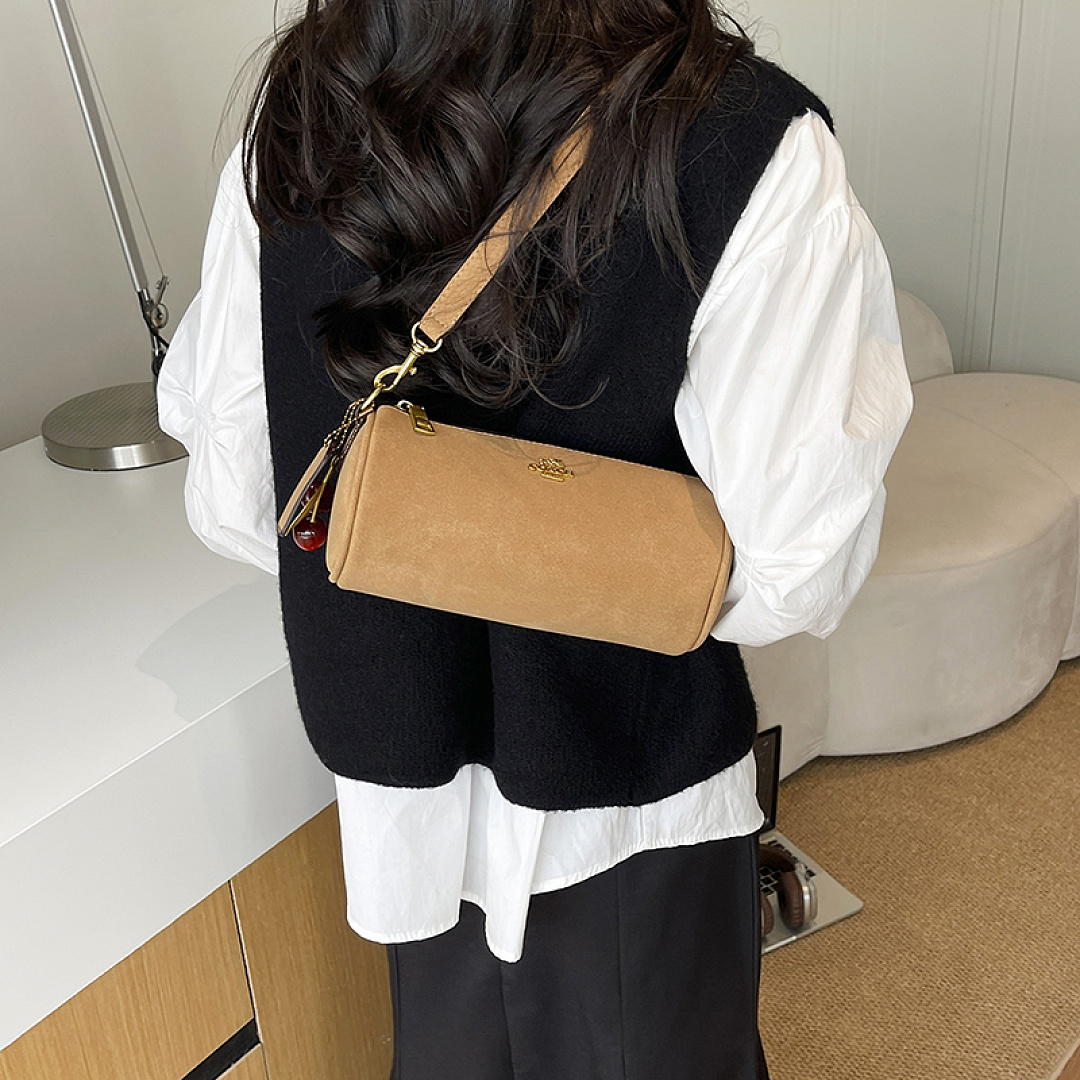 Coach Nolita Barrel Bag · EC6661 — תמונה 12