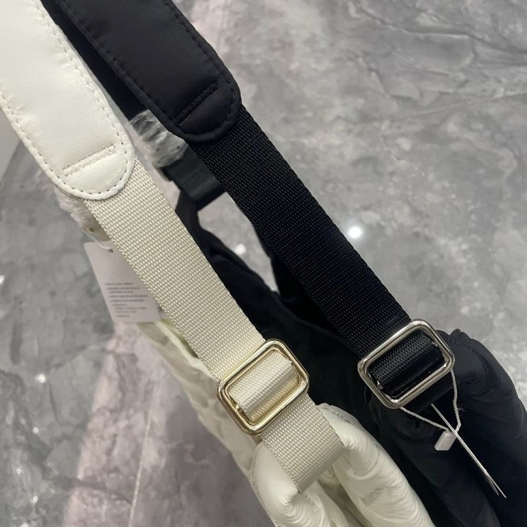 Lululemon Quilty Pleasures Shoulder Bag Mini · DL9339 — תמונה 7