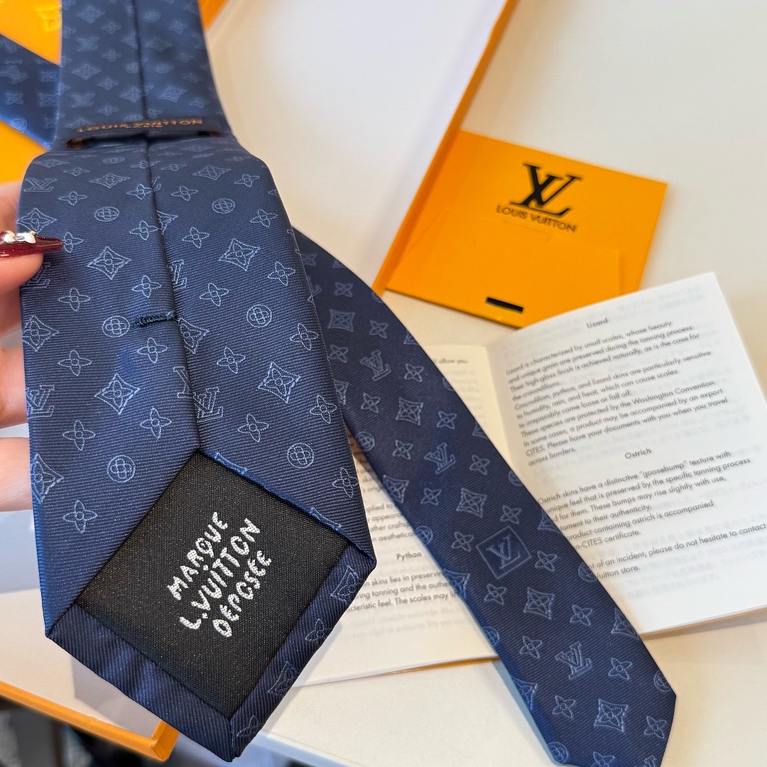 Louis Vuitton Mini Monogram Spaced Out Tie · WL54016 — תמונה 17
