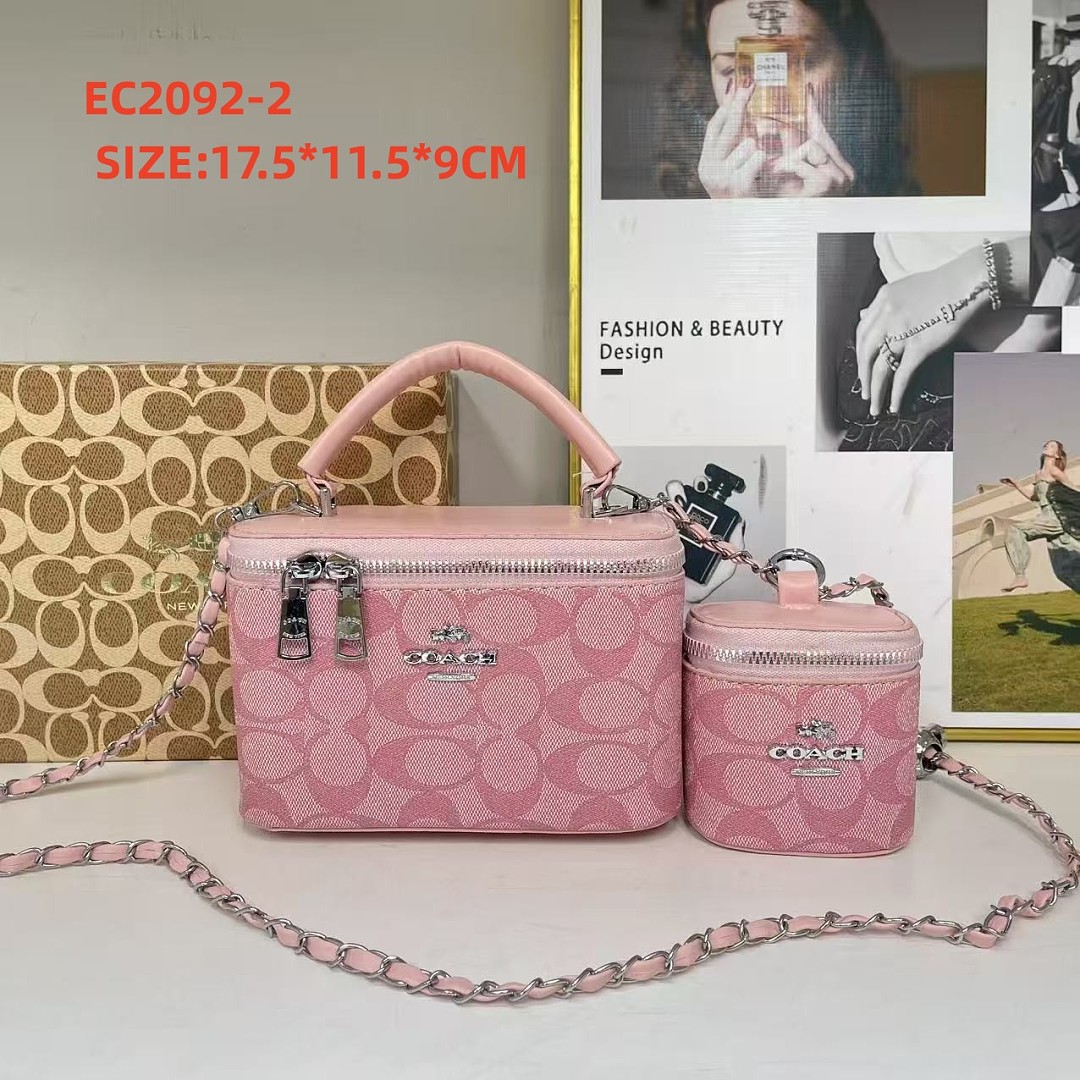 Coach Cosmetic Case In Signature Canvas · EC2092 — תמונה 6