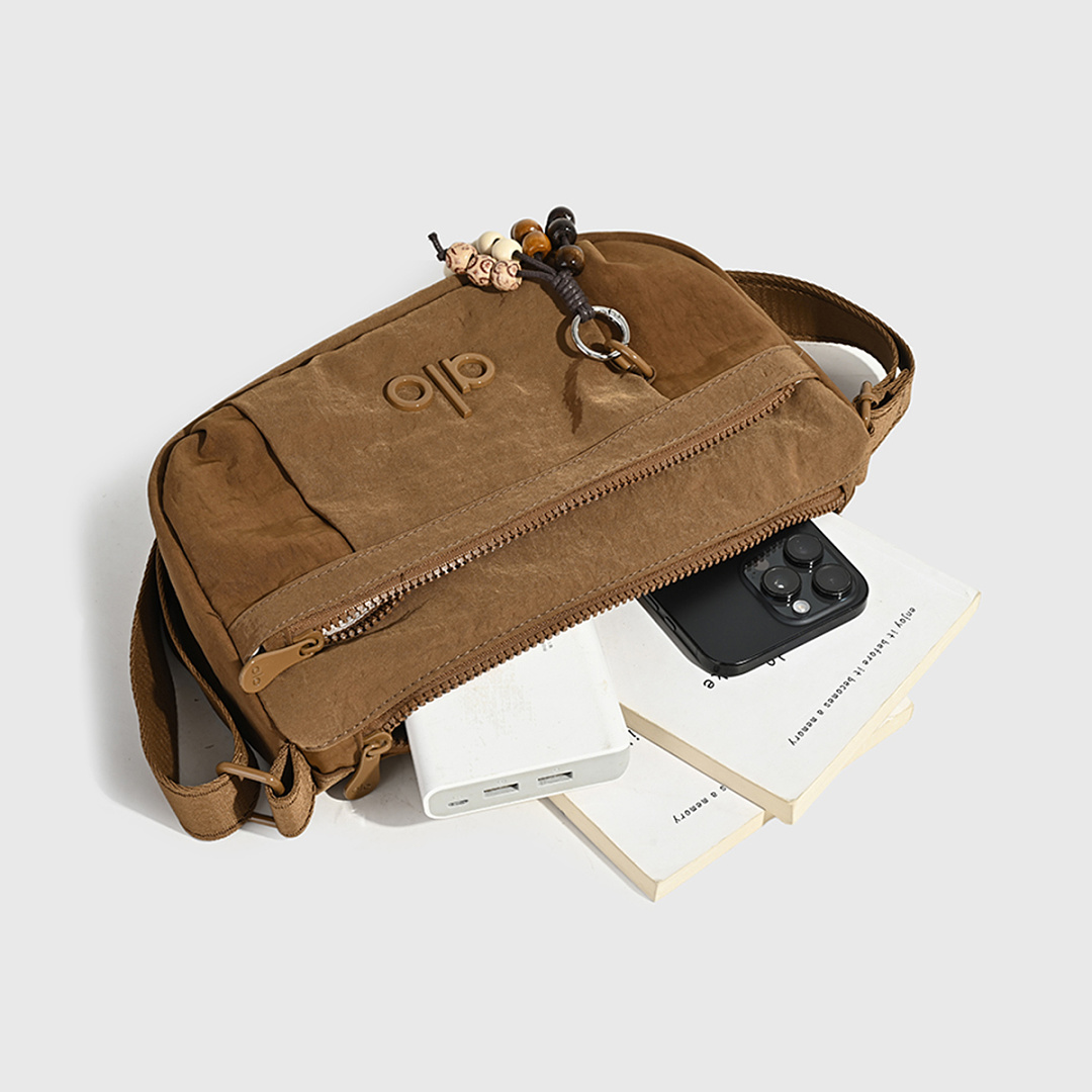 Alo Yoga Explorer Fanny Pack · WA12130 — תמונה 16