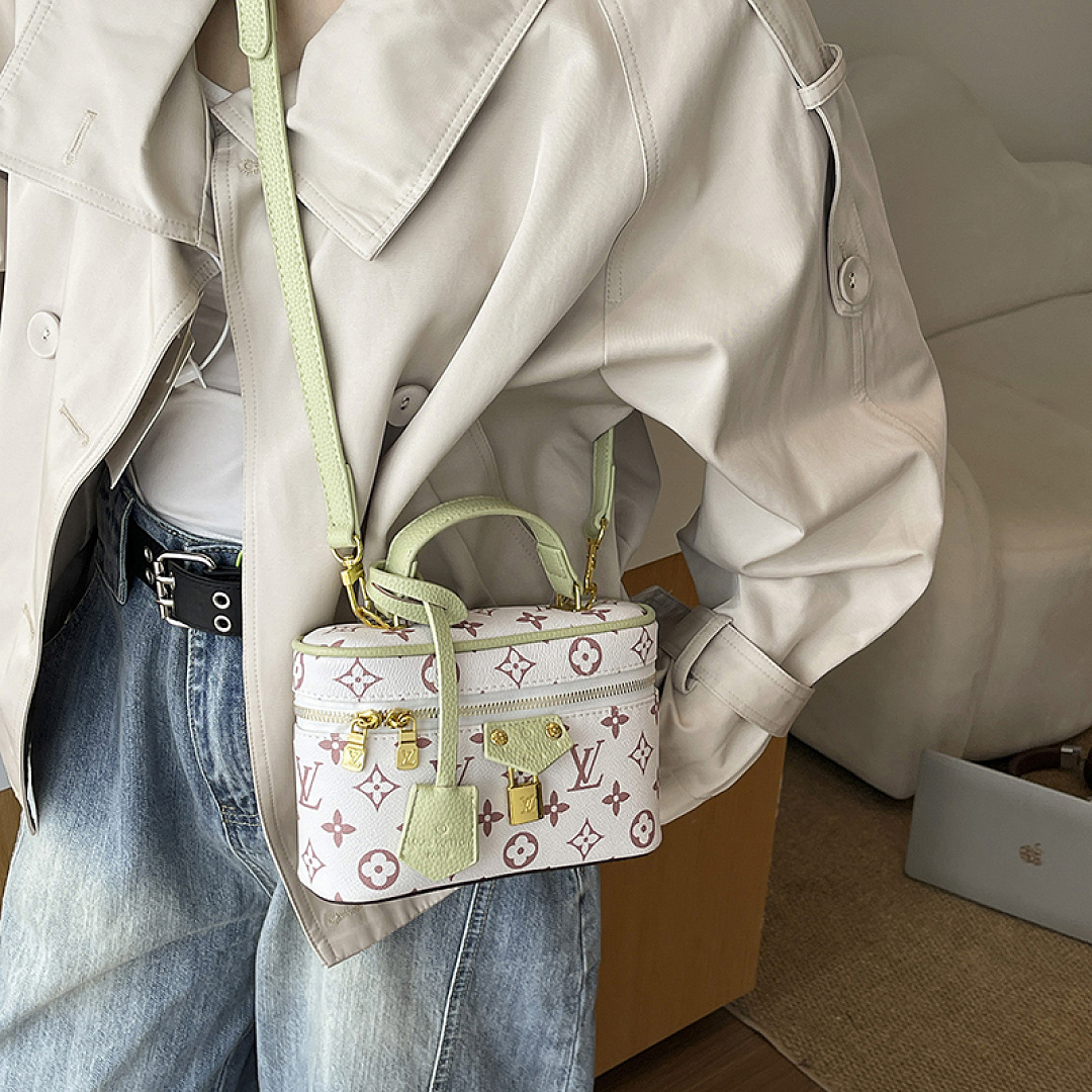 Louis Vuitton Micro Vanity Case · EL6676 — תמונה 26