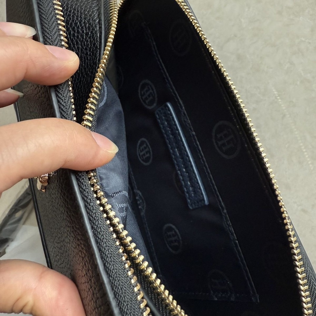 Tommy Hilfiger Signature Stripe Crossbody Bag · WT56241 — תמונה 12
