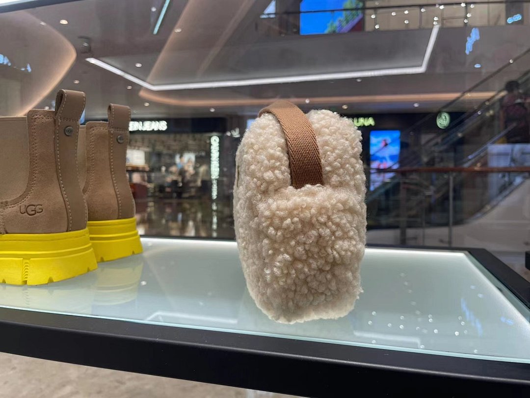 UGG — תיק כתף וקרוסבודי · WU47580 — תמונה 5