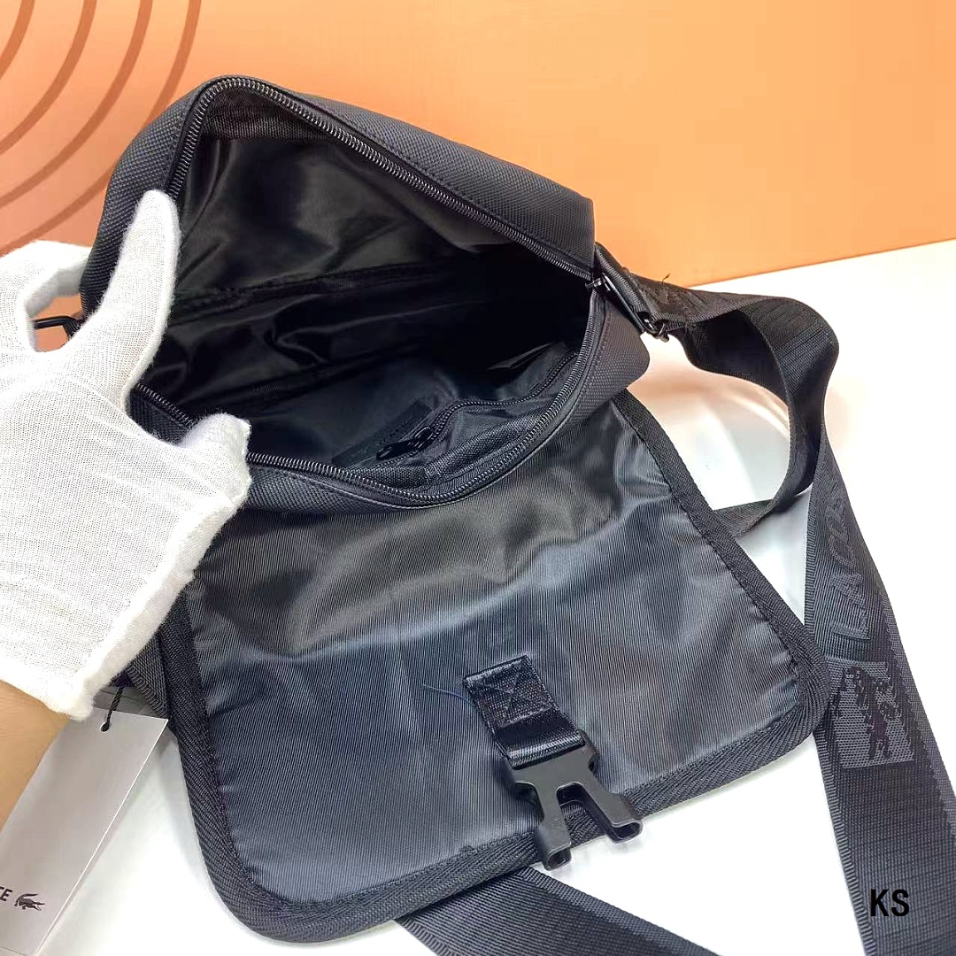 Lacoste The Blend Messenger Bag · KL82435 — תמונה 5
