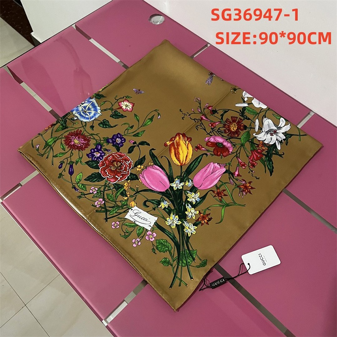 Gucci Flora carré · SG36947