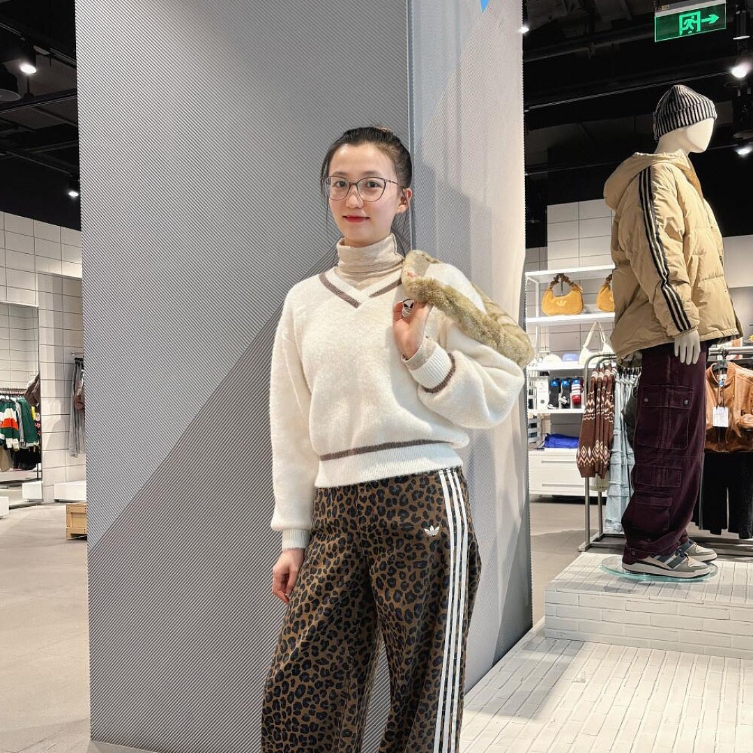 Adidas Houndstooth Sweater · LA2687 — תמונה 13