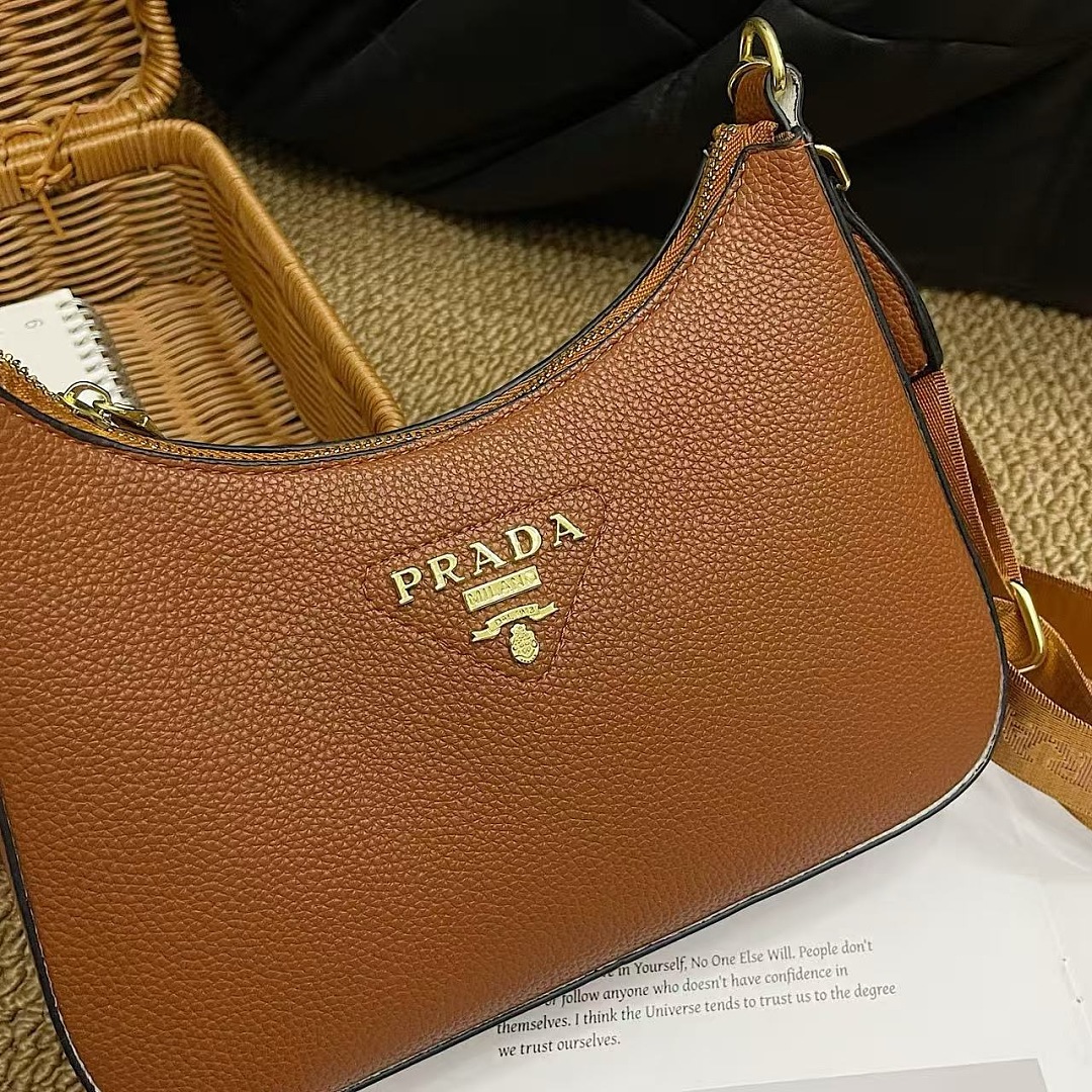 Prada Re-Edition 2005 · EP6338 — תמונה 2