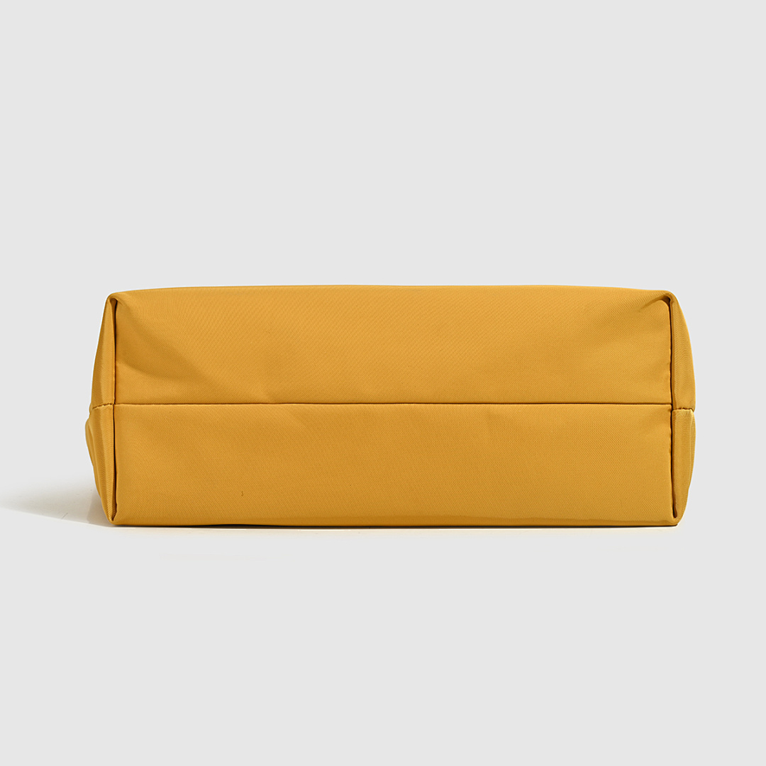 Alo Iconic Studio Tote · WA8134 — תמונה 16