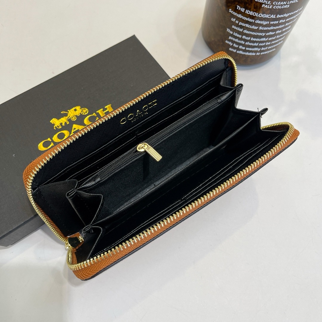 Coach Accordion Zip Wallet · EC0327 — תמונה 5