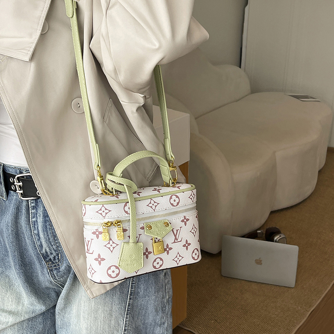 Louis Vuitton Micro Vanity Case · EL6676 — תמונה 27