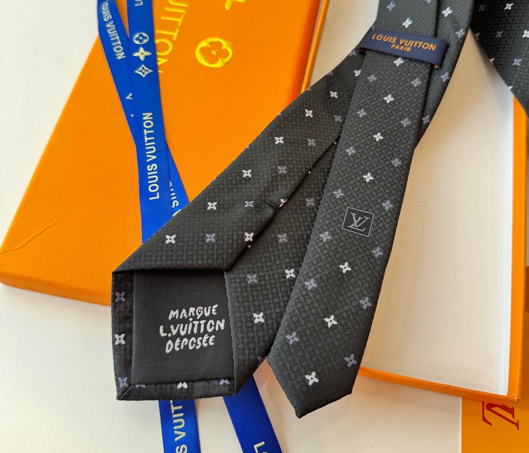 Louis Vuitton Pinstripes Micro Flower Tie · WL78690 — תמונה 17