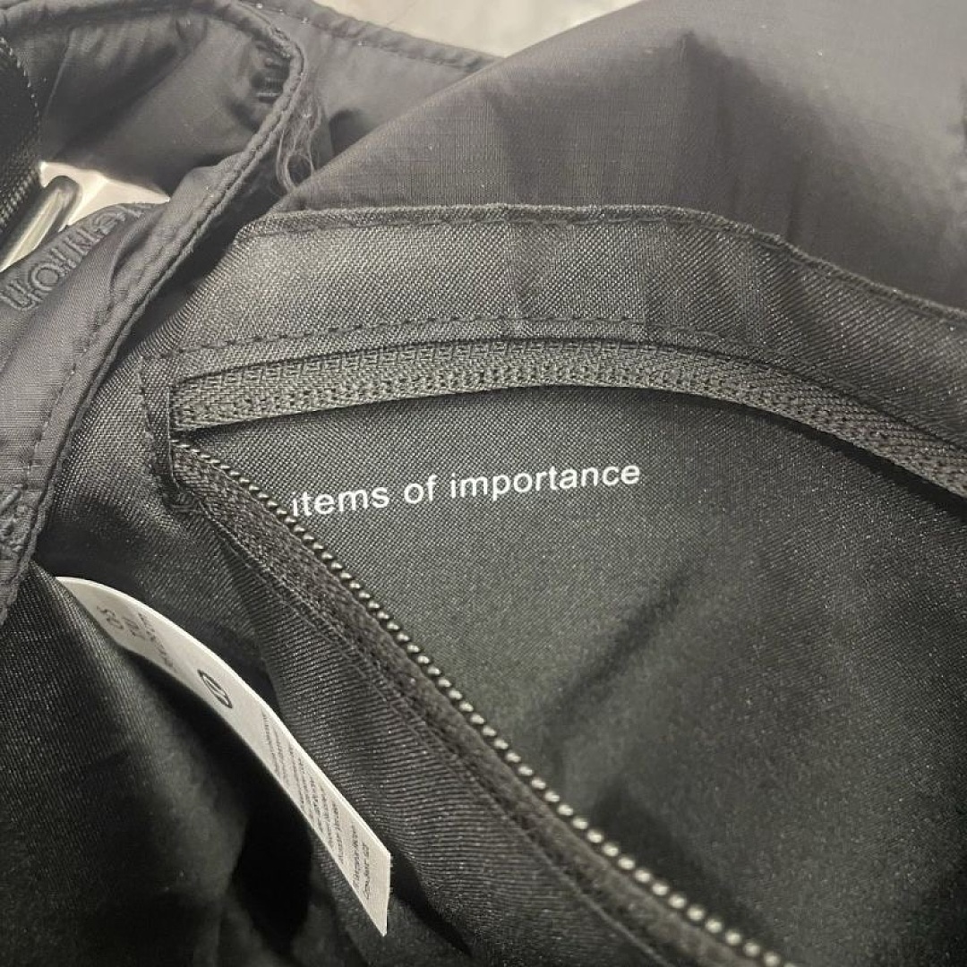 Lululemon Quilty Pleasures Shoulder Bag Mini · DL9339 — תמונה 4