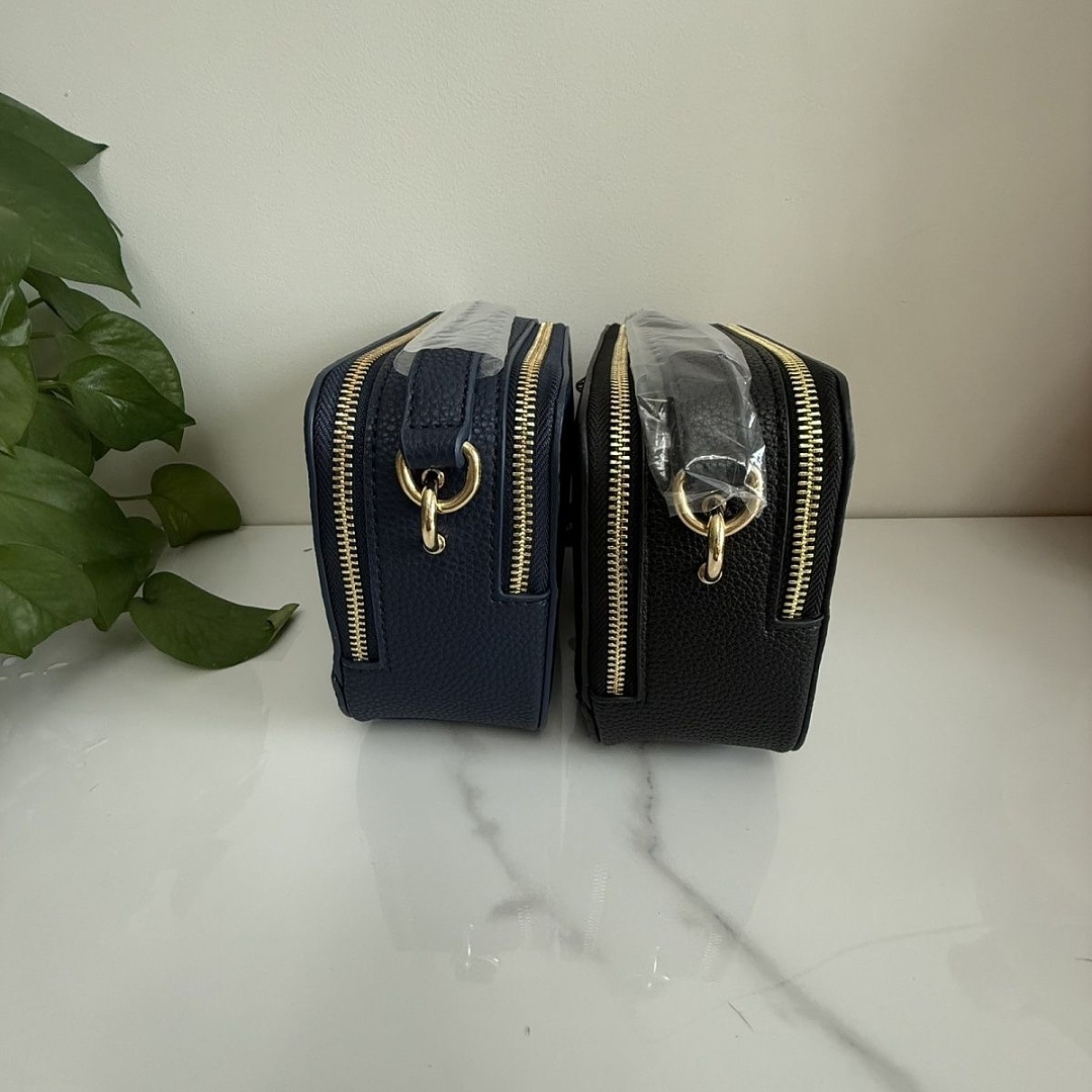 Tommy Hilfiger Signature Stripe Crossbody Bag · WT56241 — תמונה 15