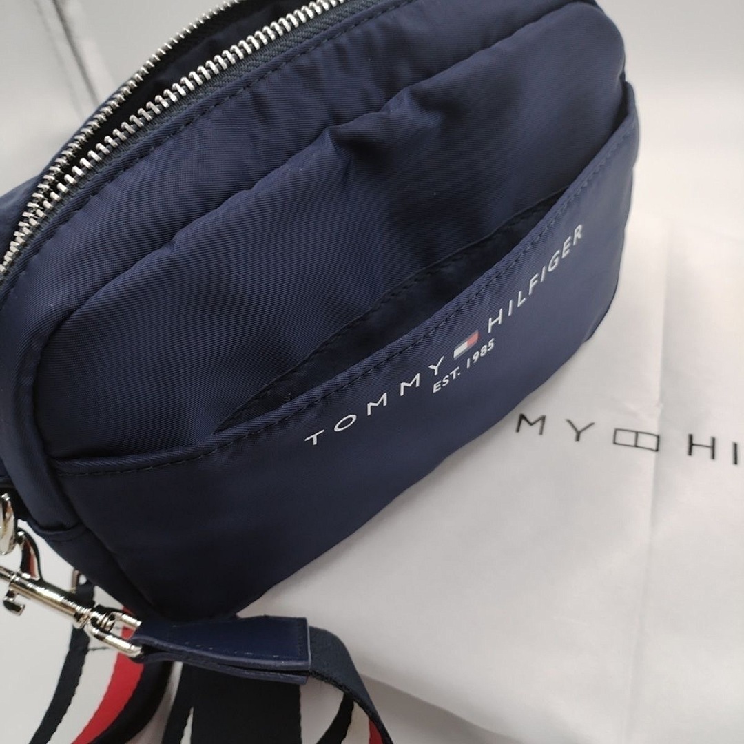 Tommy Hilfiger Logo Tape Strap Camera Bag · WT17693 — תמונה 10