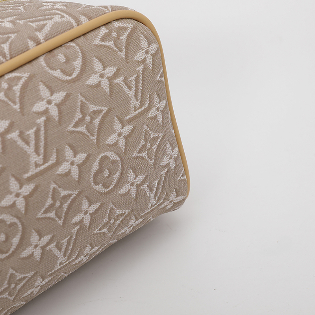 Louis Vuitton Pochette Cosmétique PM · EL6668 — תמונה 41