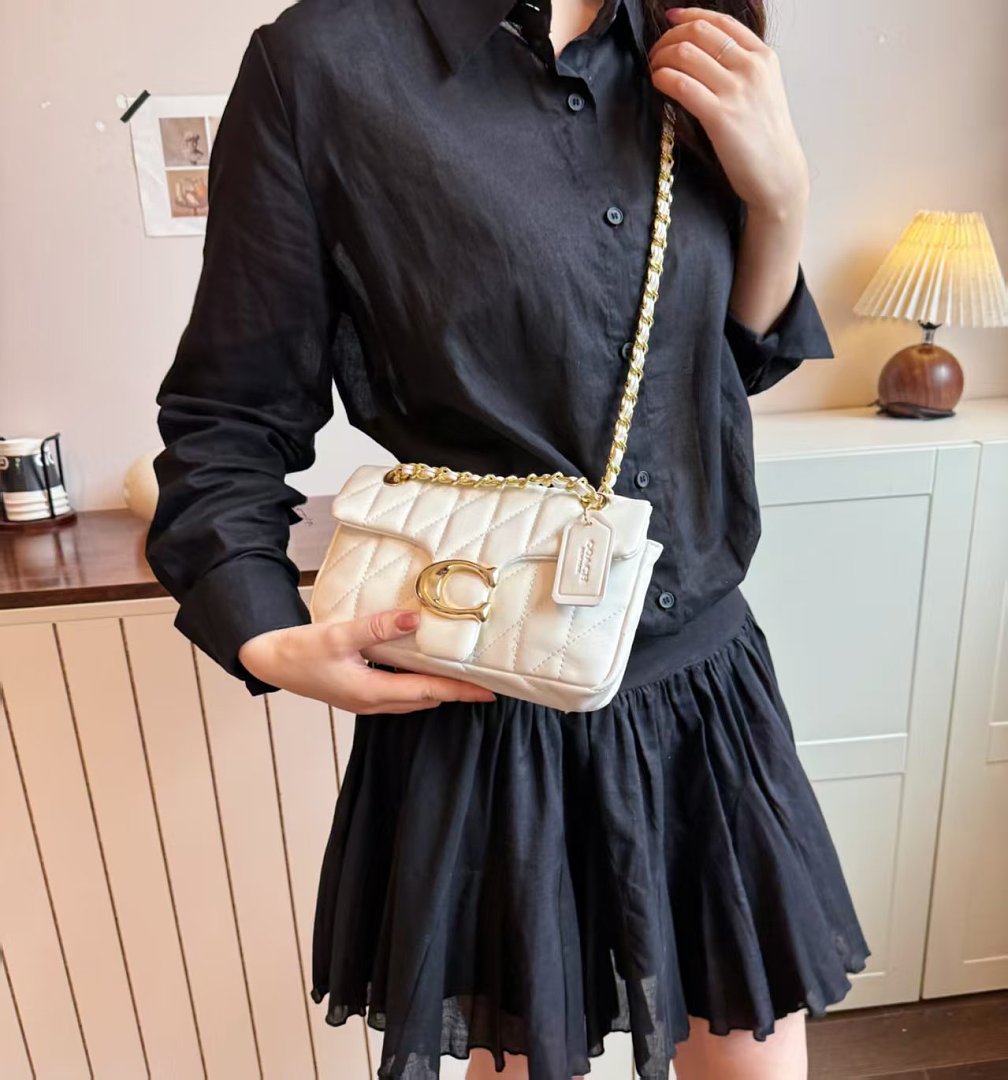 Coach Tabby Shoulder Bag 26 With · EC11037 — תמונה 9