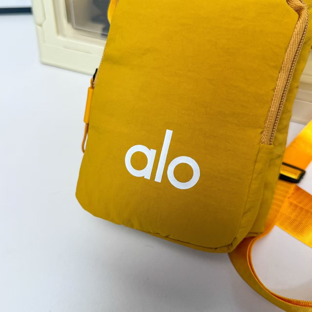 Alo Yoga Odyssey Sling Bag · EA5113 — תמונה 9