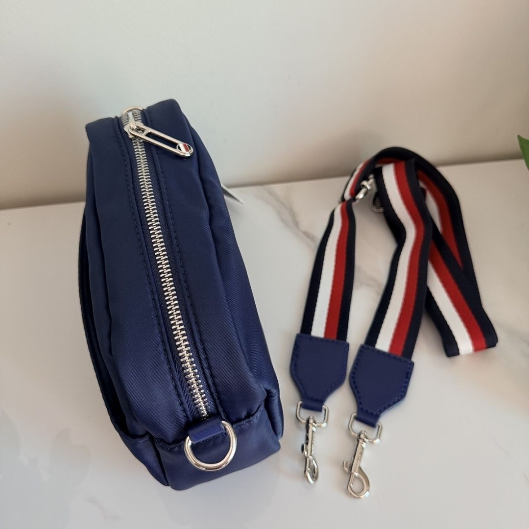 Tommy Hilfiger Logo Tape Strap Camera Bag · WT17693 — תמונה 5