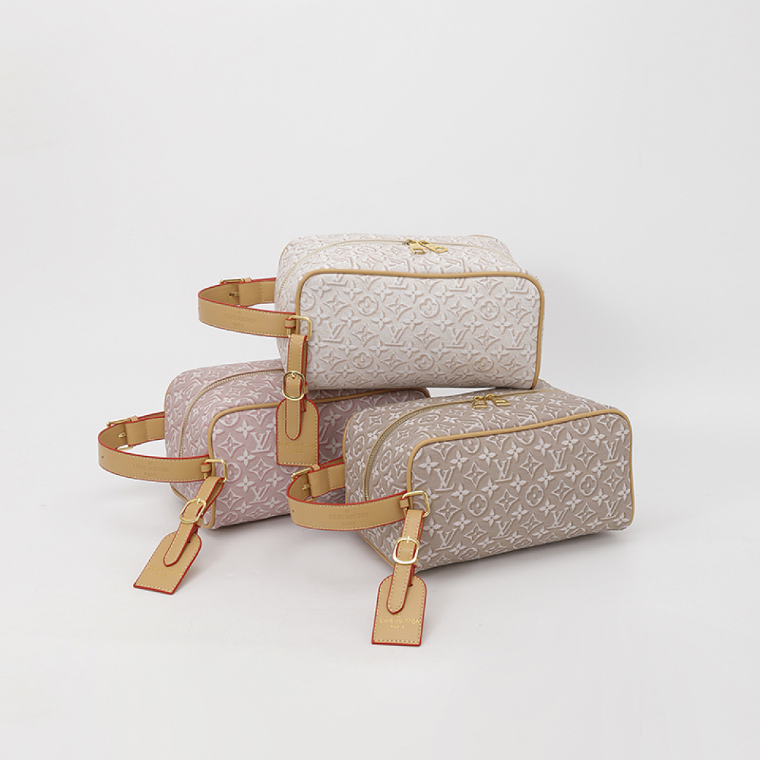 Louis Vuitton Pochette Cosmétique PM · EL6668 — תמונה 48